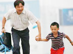 《老爸快跑》精彩片花：徐峥“自毁形象”  